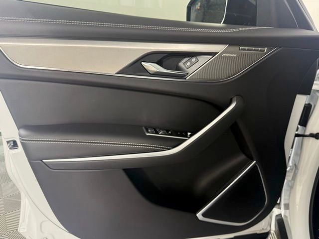New 2025 Jaguar F-PACE R-Dynamic S image 27
