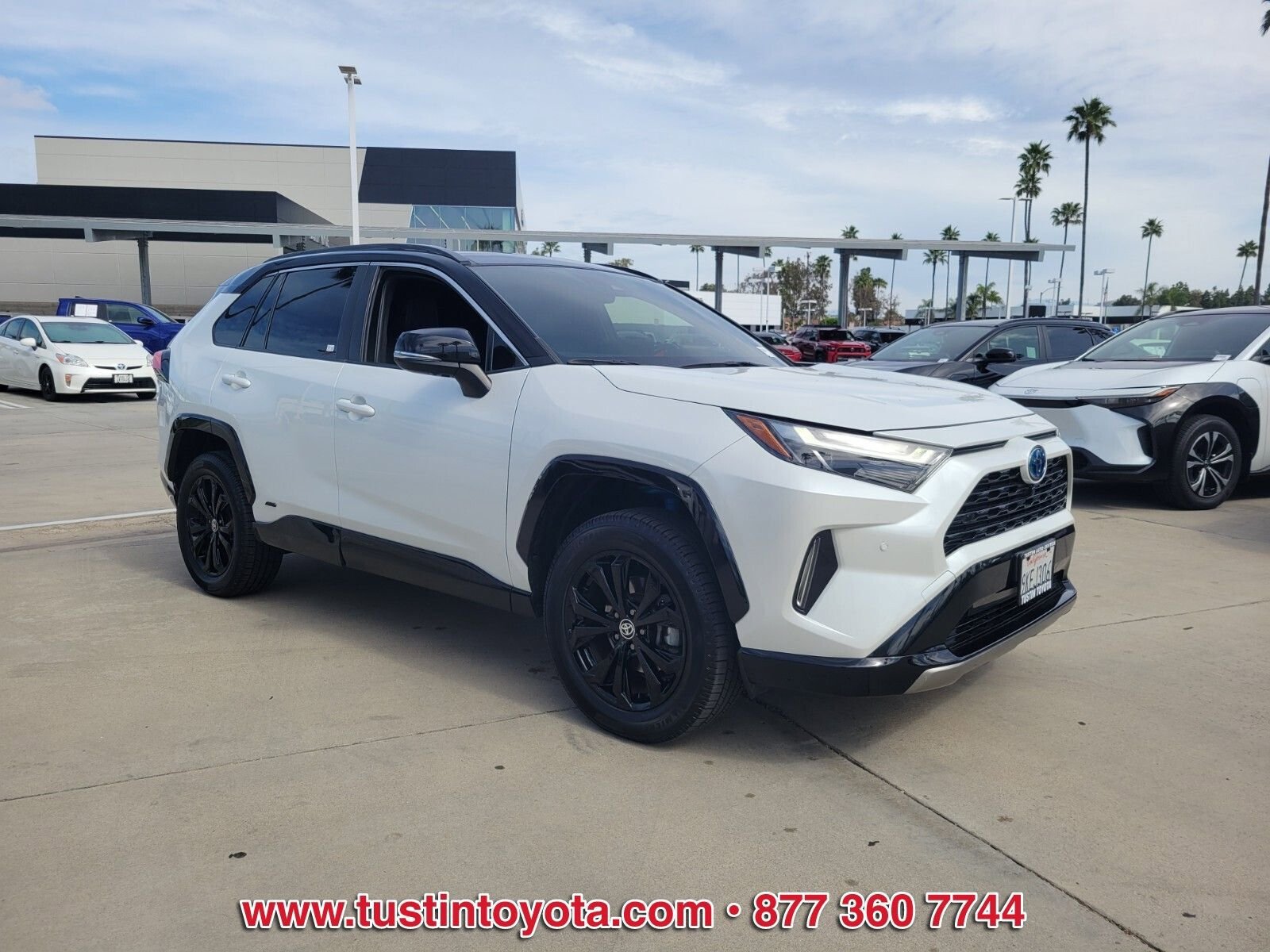 Used 2024 Toyota RAV4 XSE w/ Advanced Technology Package AWD/4WD image 2