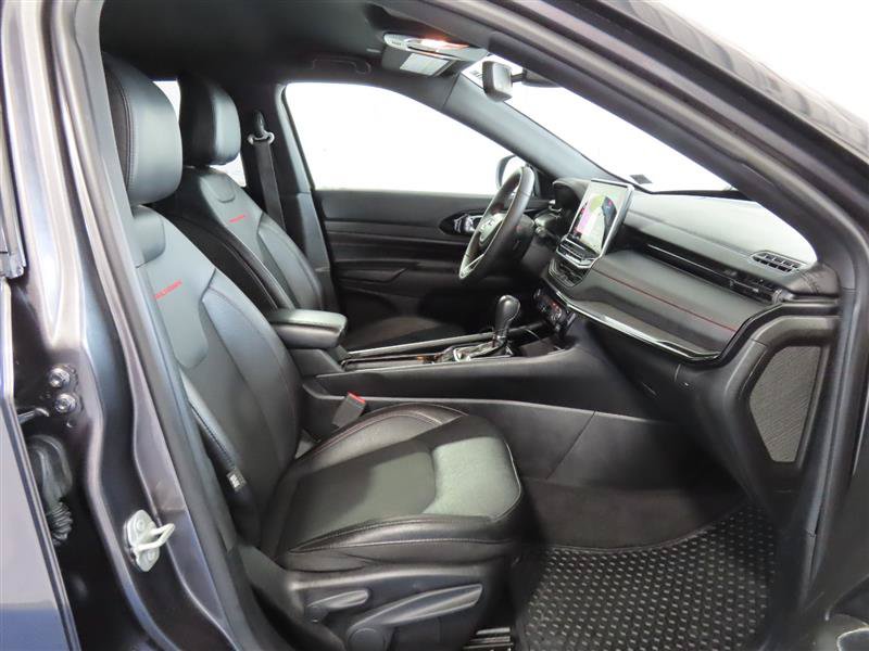 Used 2024 Jeep Compass Trailhawk AWD/4WD image 25