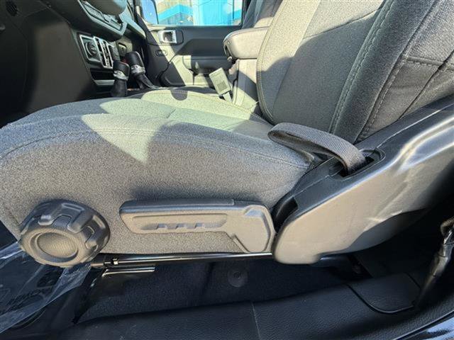 Used 2024 Jeep Gladiator Sport image 14