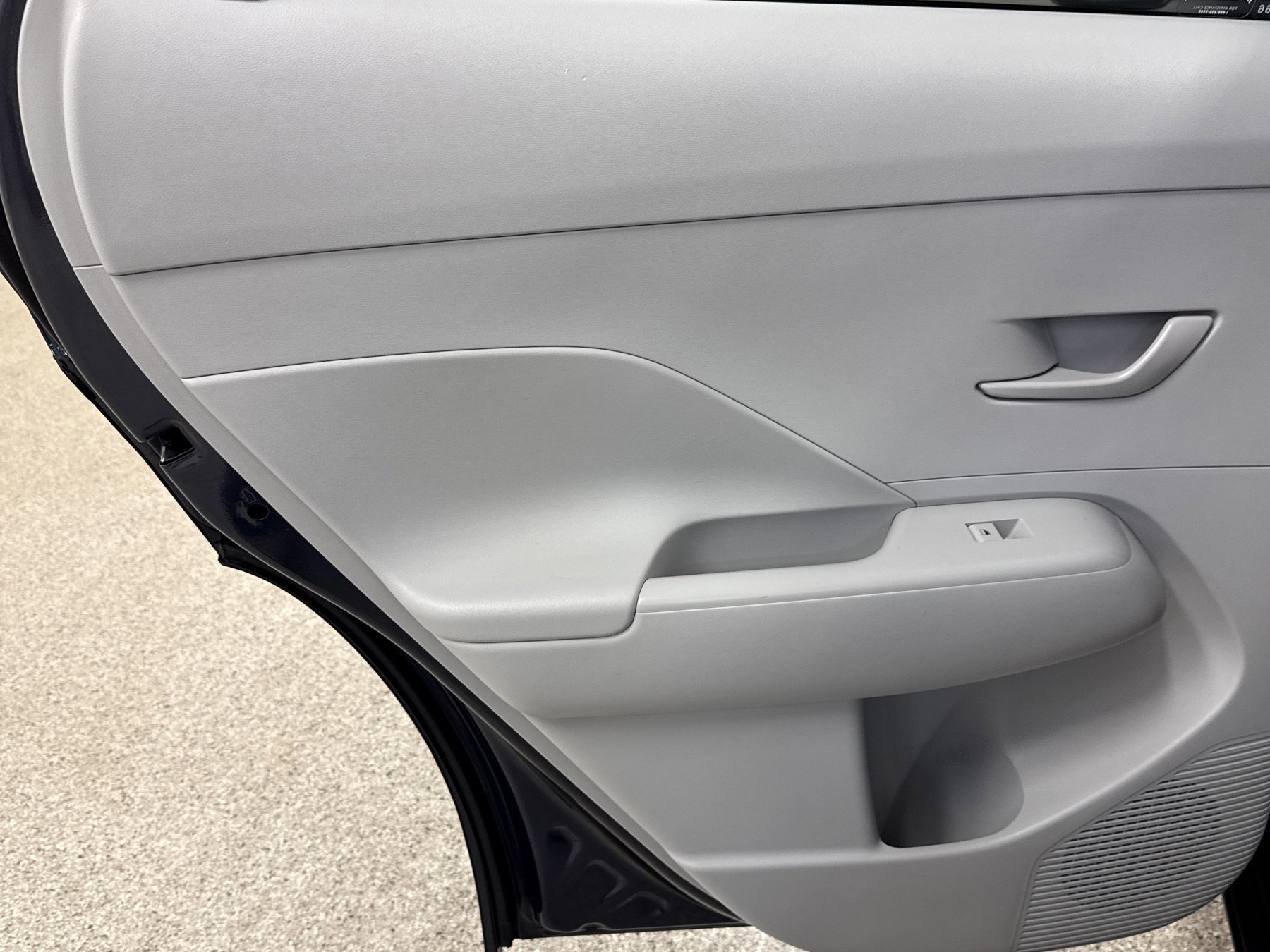 Used 2025 Hyundai Kona SEL image 11