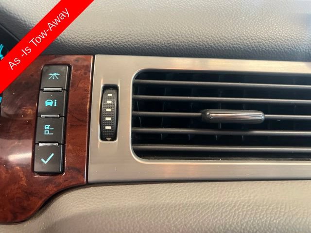 Used 2014 Chevrolet Suburban LT w/ Luxury Package AWD/4WD image 19