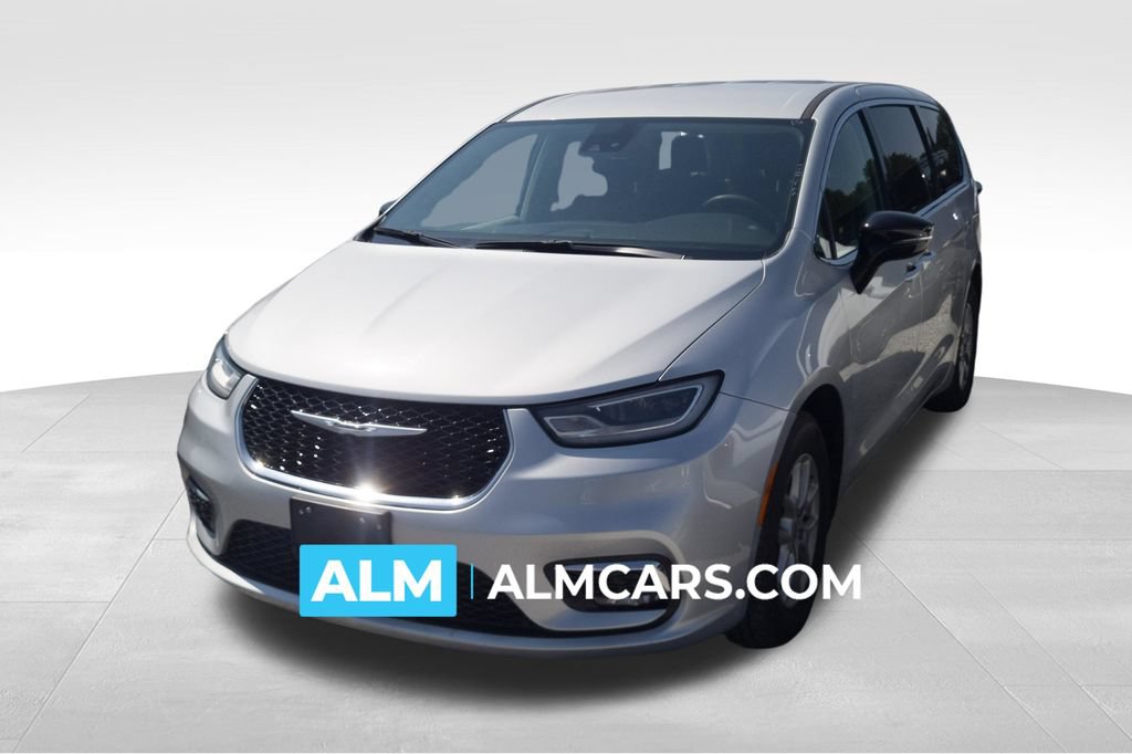 Used 2024 Chrysler Pacifica Touring-L FWD image 1