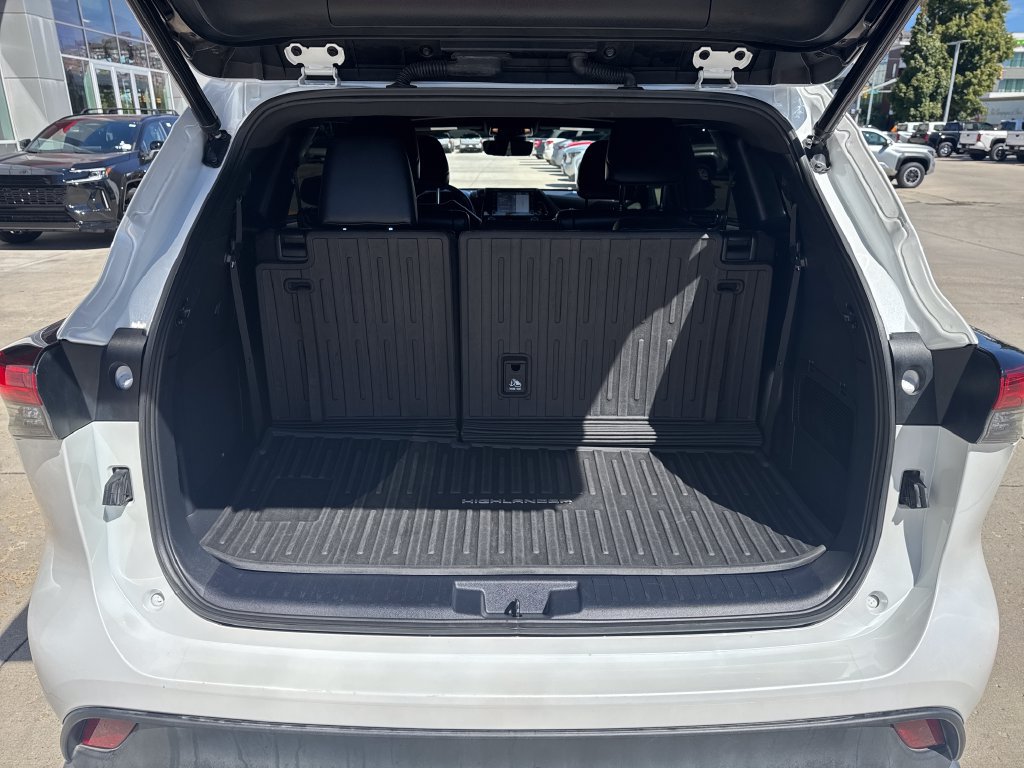 Certified 2022 Toyota Highlander XSE AWD/4WD image 23