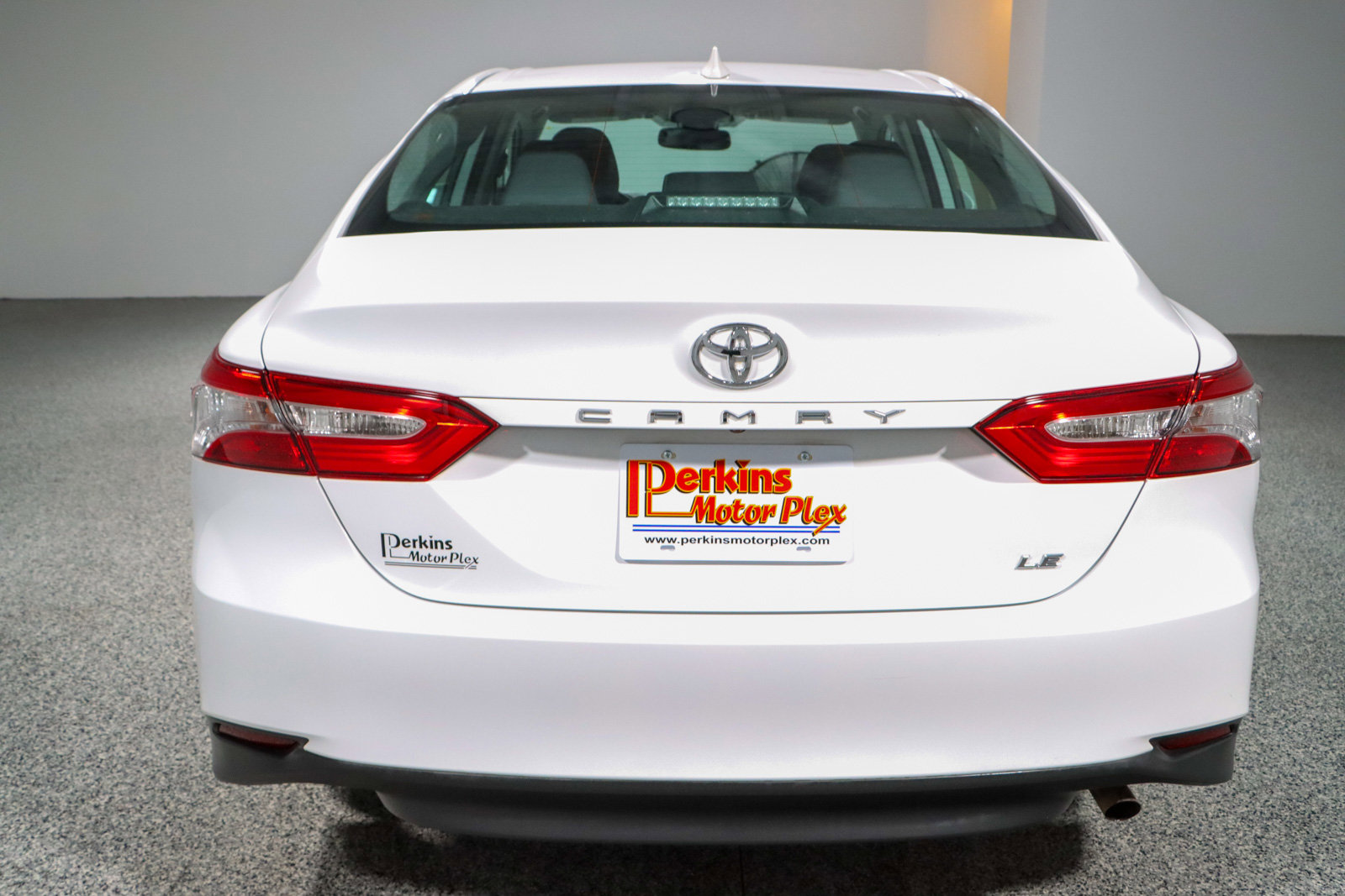 Used 2020 Toyota Camry LE image 8
