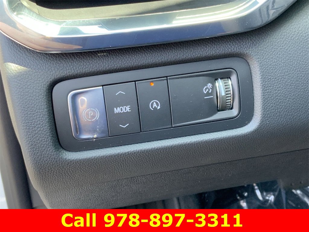 New 2025 GMC Acadia Elevation image 19