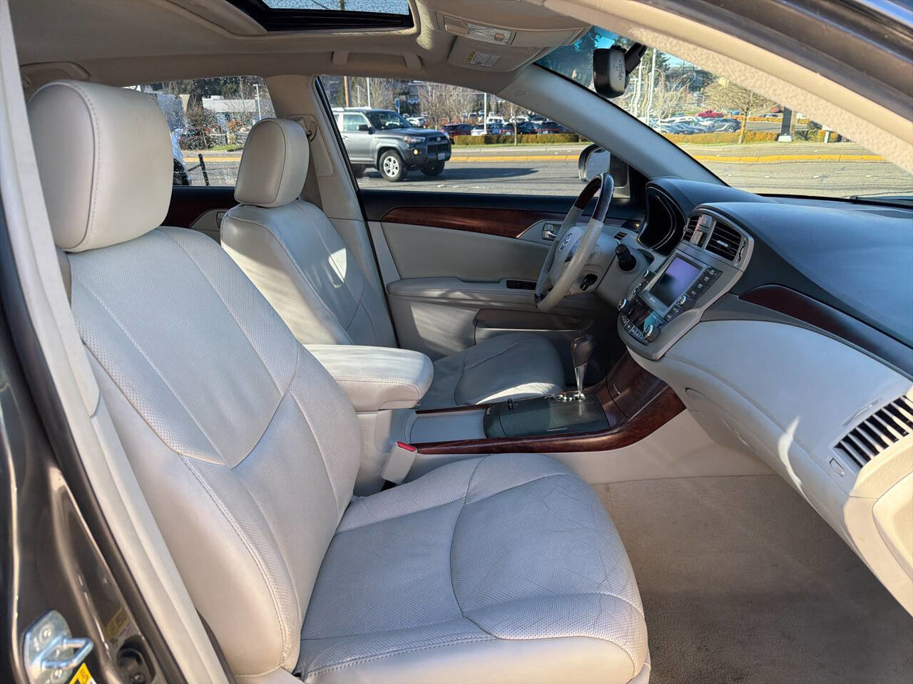 Used 2011 Toyota Avalon Limited image 14