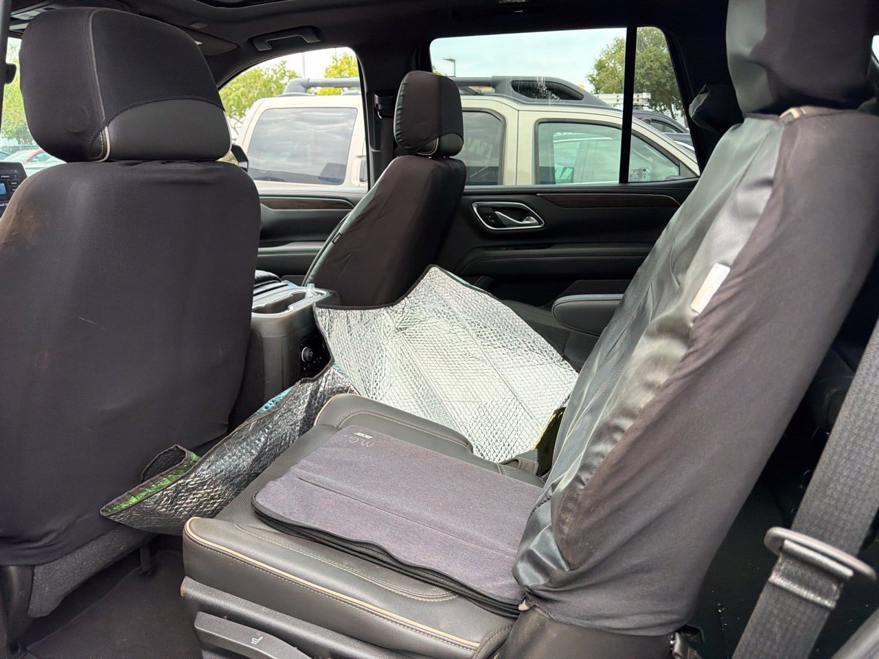Used 2021 Chevrolet Tahoe Premier w/ Premium Package RWD image 15