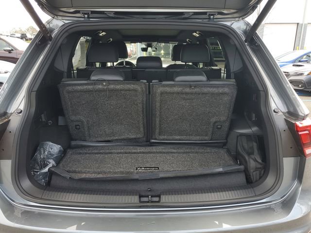 Used 2024 Volkswagen Tiguan SE R-Line image 9