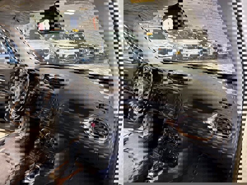 Used 2016 Jeep Renegade Limited image 31