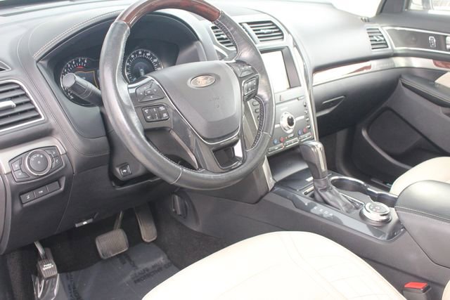 Used 2019 Ford Explorer Platinum image 14