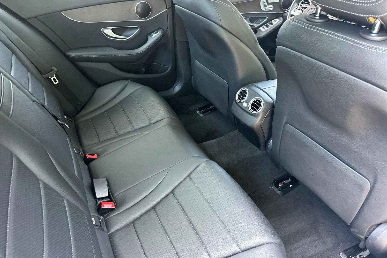 Used 2019 Mercedes-Benz C 300 Sedan image 29