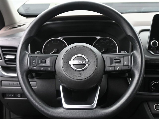 Used 2023 Nissan Rogue S image 28