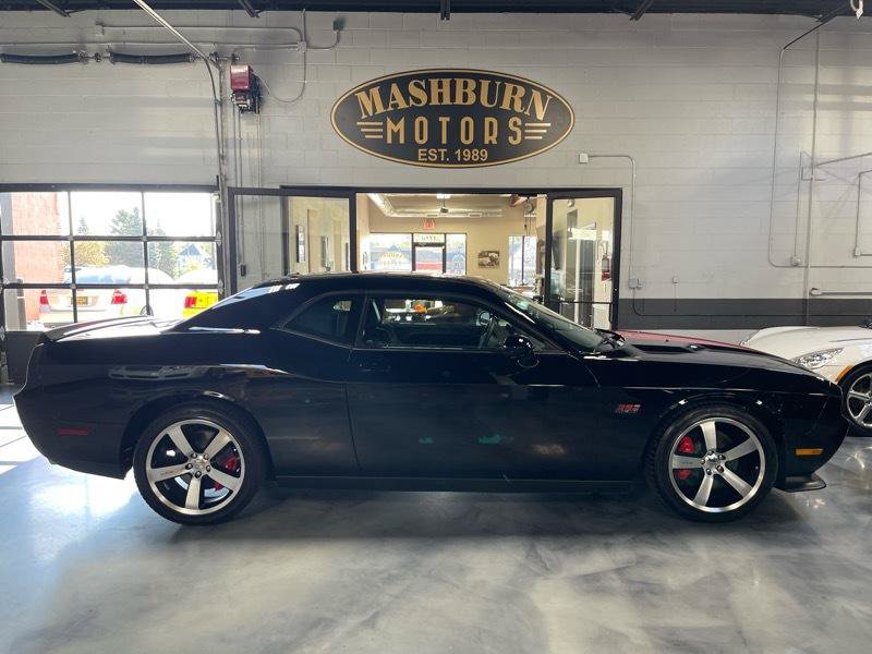 Used 2012 Dodge Challenger SRT8 RWD image 9
