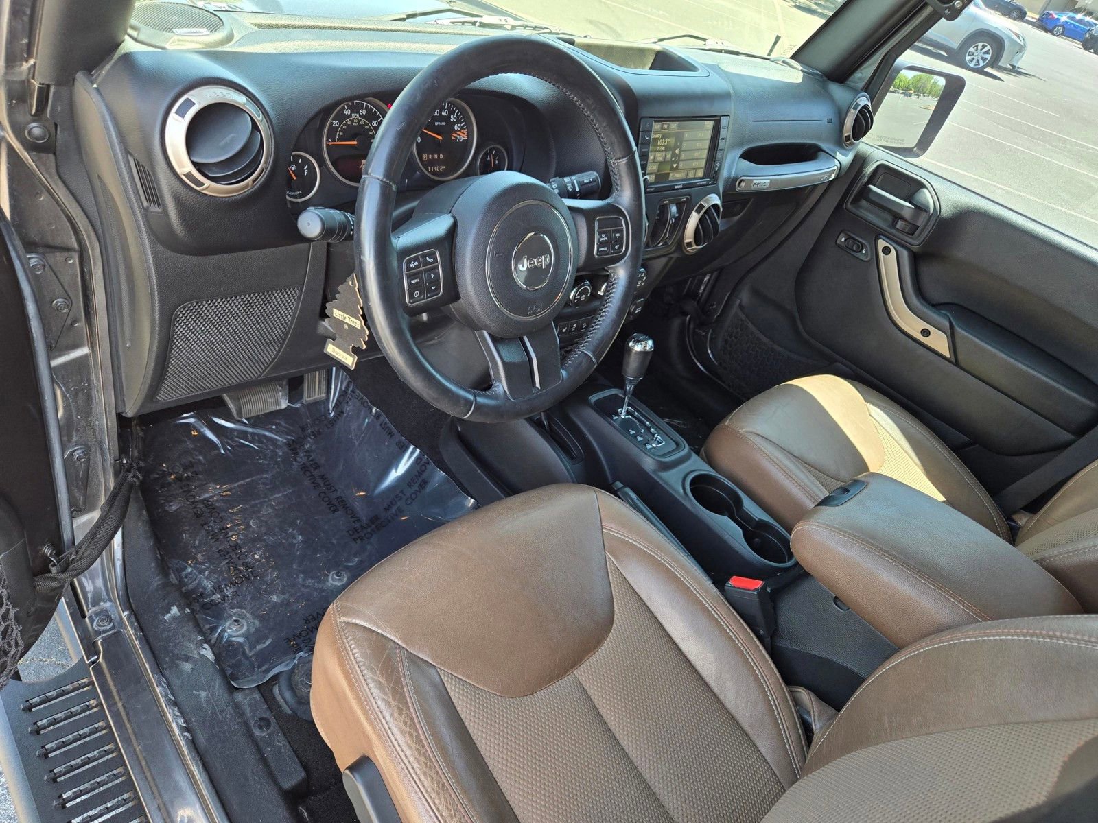 Used 2017 Jeep Wrangler Unlimited Sahara AWD/4WD image 16