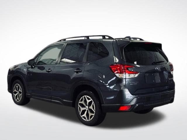 Used 2022 Subaru Forester Premium image 9
