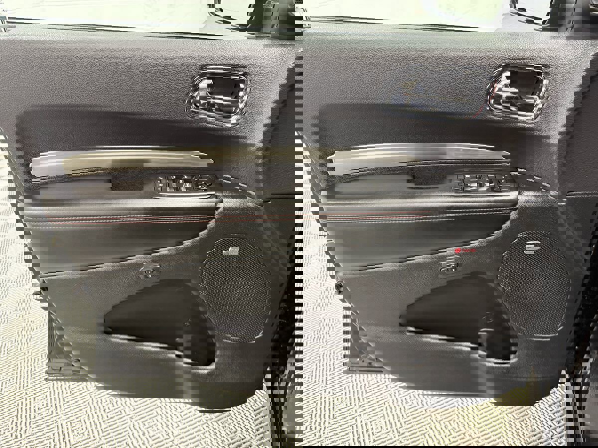 Used 2015 Dodge Durango R/T image 9