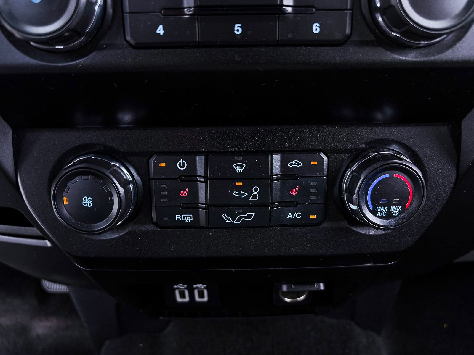 Used 2020 Ford F150 XLT w/ Equipment Group 302A Luxury AWD/4WD image 19