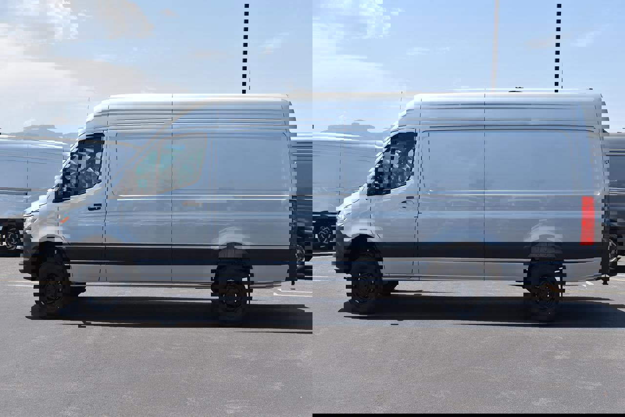 New 2025 Mercedes-Benz Sprinter 2500 image 3