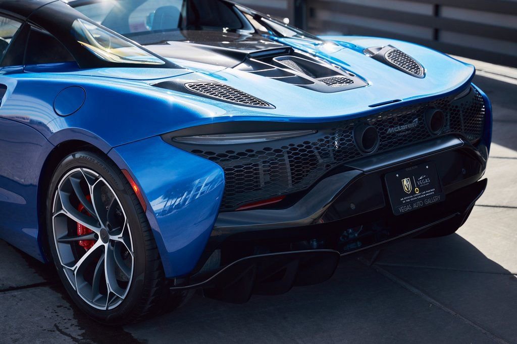 Used 2025 McLaren Artura Spider RWD image 14