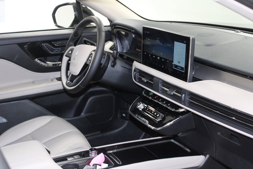 New 2026 Lincoln Corsair Premiere image 30