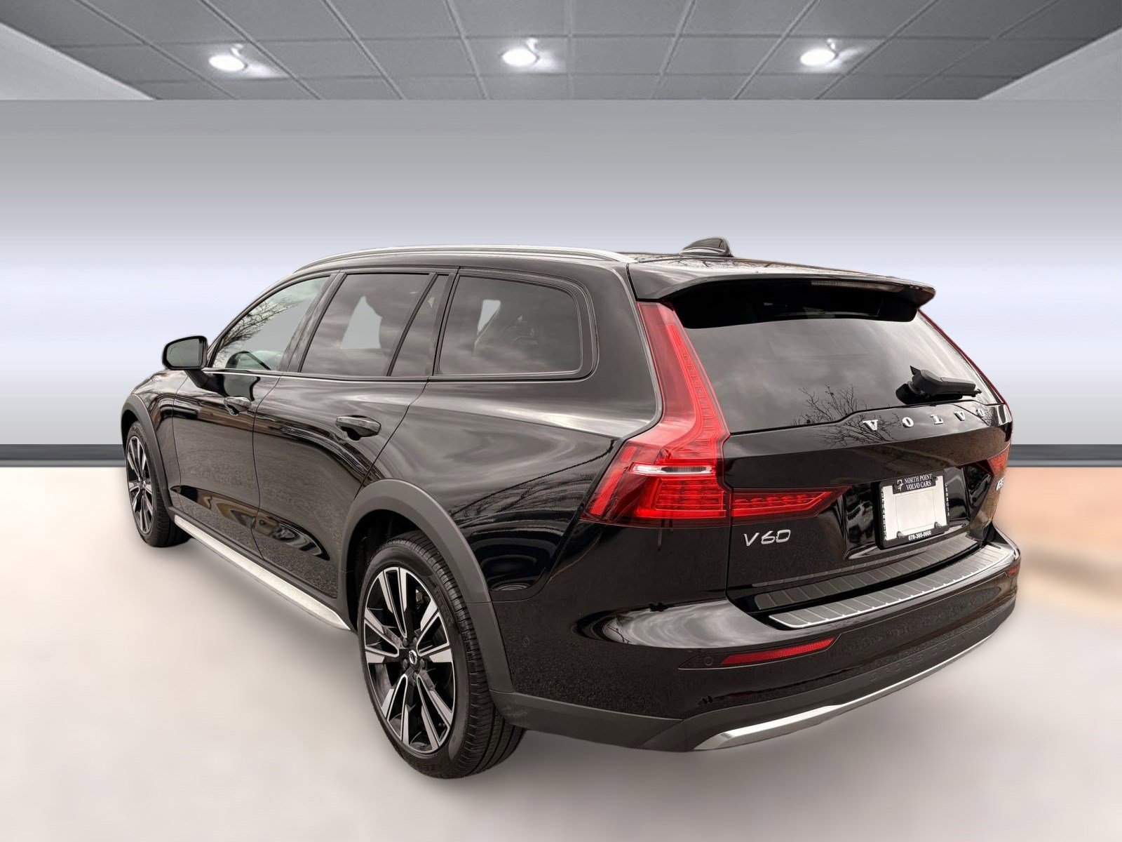 Certified 2025 Volvo V60 B5 Cross Country Ultra w/ Protection Package Premier image 3