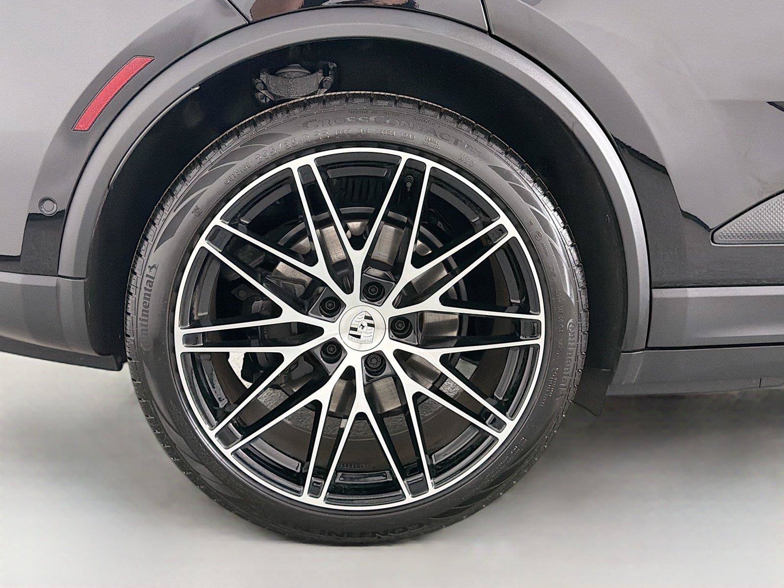 Certified 2026 Porsche Macan Electric RWD image 13