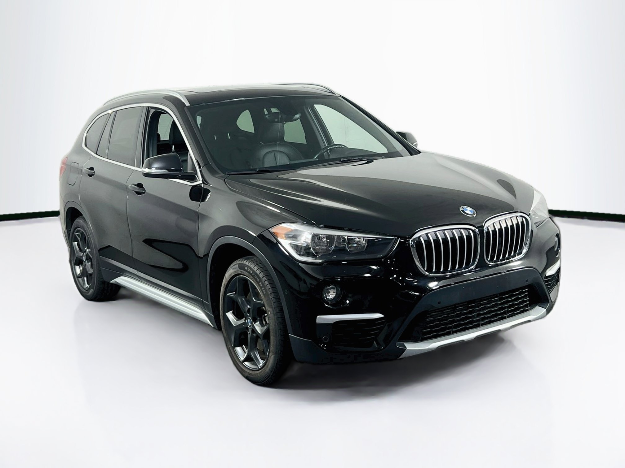 Used 2018 BMW X1 xDrive28i AWD/4WD image 3