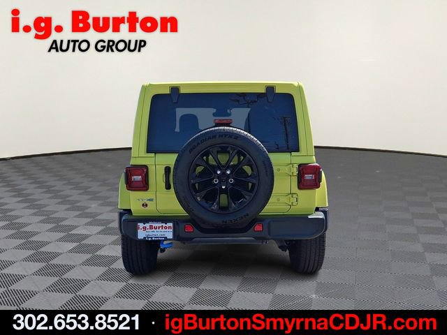 Used 2024 Jeep Wrangler Unlimited Sahara w/ Technology Group image 5