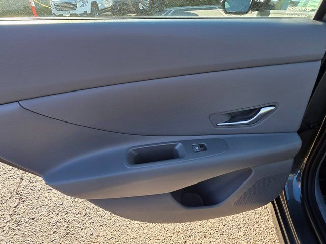 Certified 2025 Hyundai Elantra Sport image 14