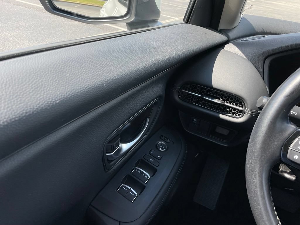 Certified 2025 Honda HR-V EX-L image 22