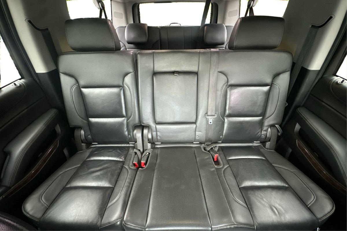 Used 2018 Chevrolet Suburban LT image 13