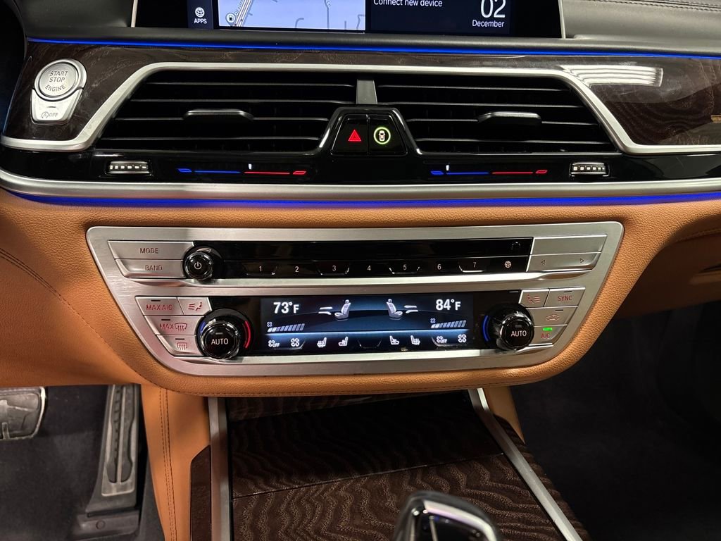 Used 2021 BMW 750i xDrive w/ Executive Package image 38