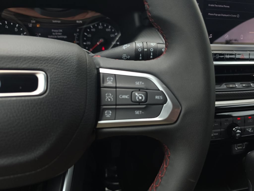 Used 2025 Jeep Compass Trailhawk AWD/4WD image 14
