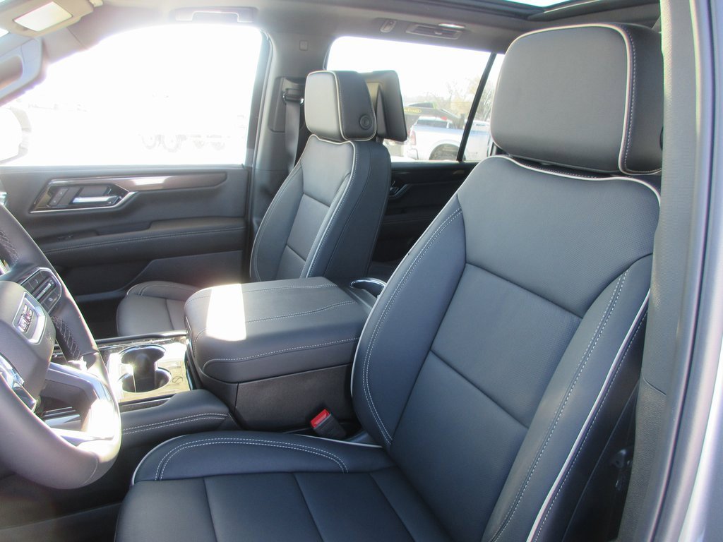 New 2026 GMC Yukon XL Elevation w/ Elevation Premium Package image 13