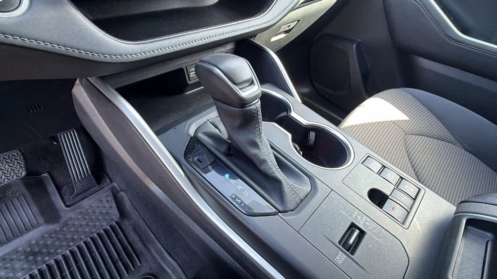 Used 2024 Toyota Highlander LE image 13