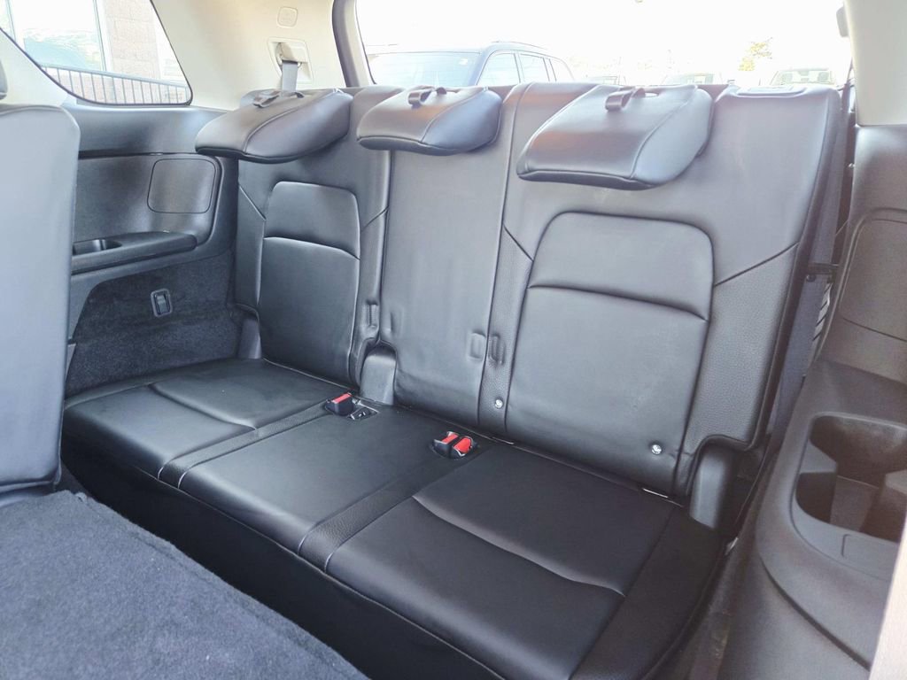 Used 2023 Nissan Pathfinder SL w/ Black Appearance Package image 13