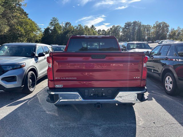Used 2023 Chevrolet Silverado 1500 LTZ w/ LTZ Premium Package AWD/4WD image 6