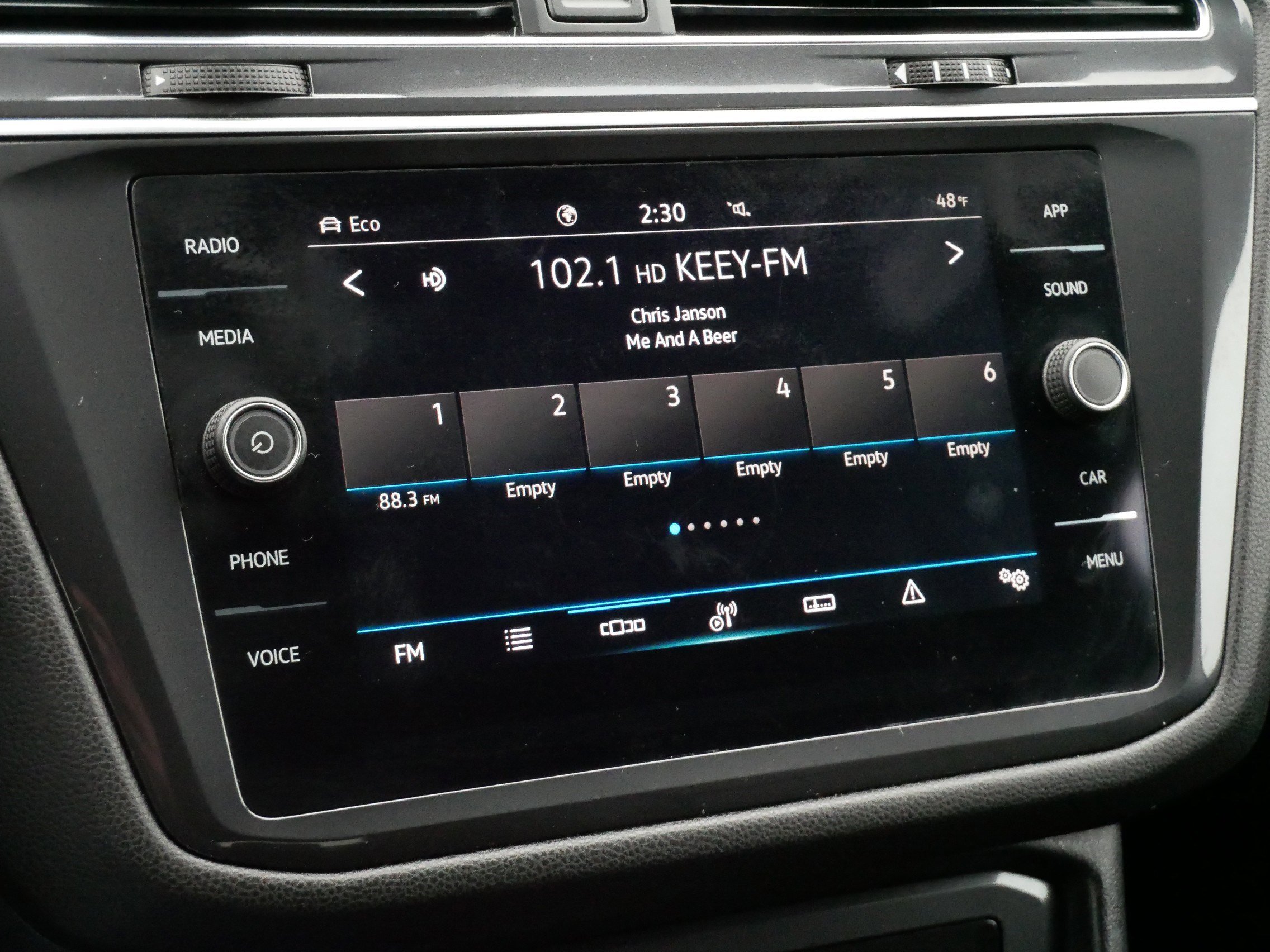 Certified 2023 Volkswagen Tiguan SE R-Line image 22