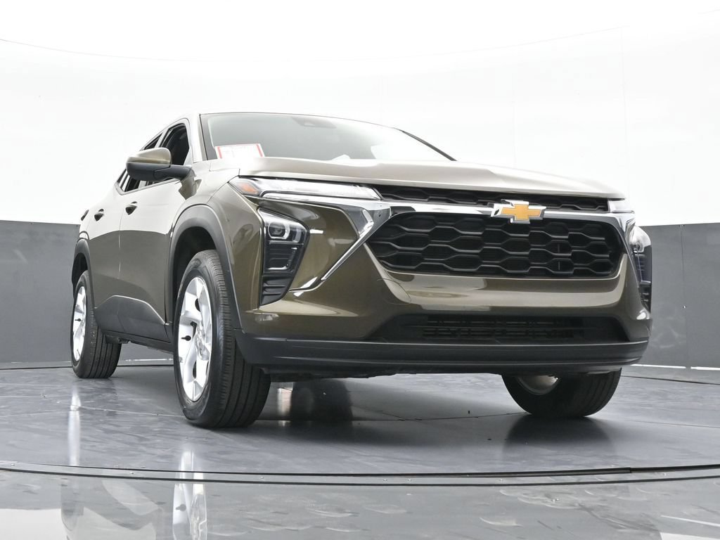 Used 2024 Chevrolet Trax LS w/ LS Convenience Package FWD image 58