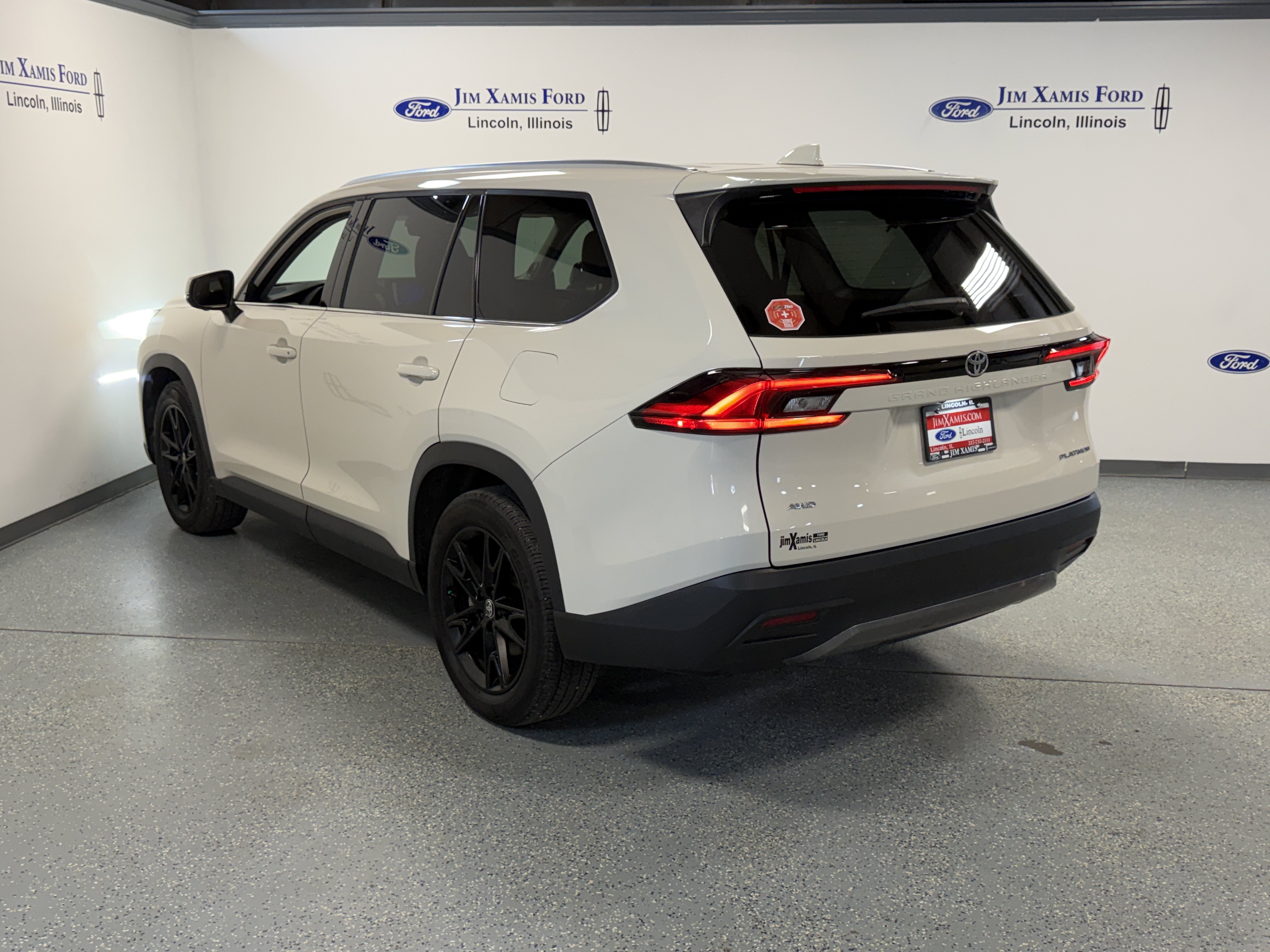 Used 2024 Toyota Grand Highlander AWD image 33
