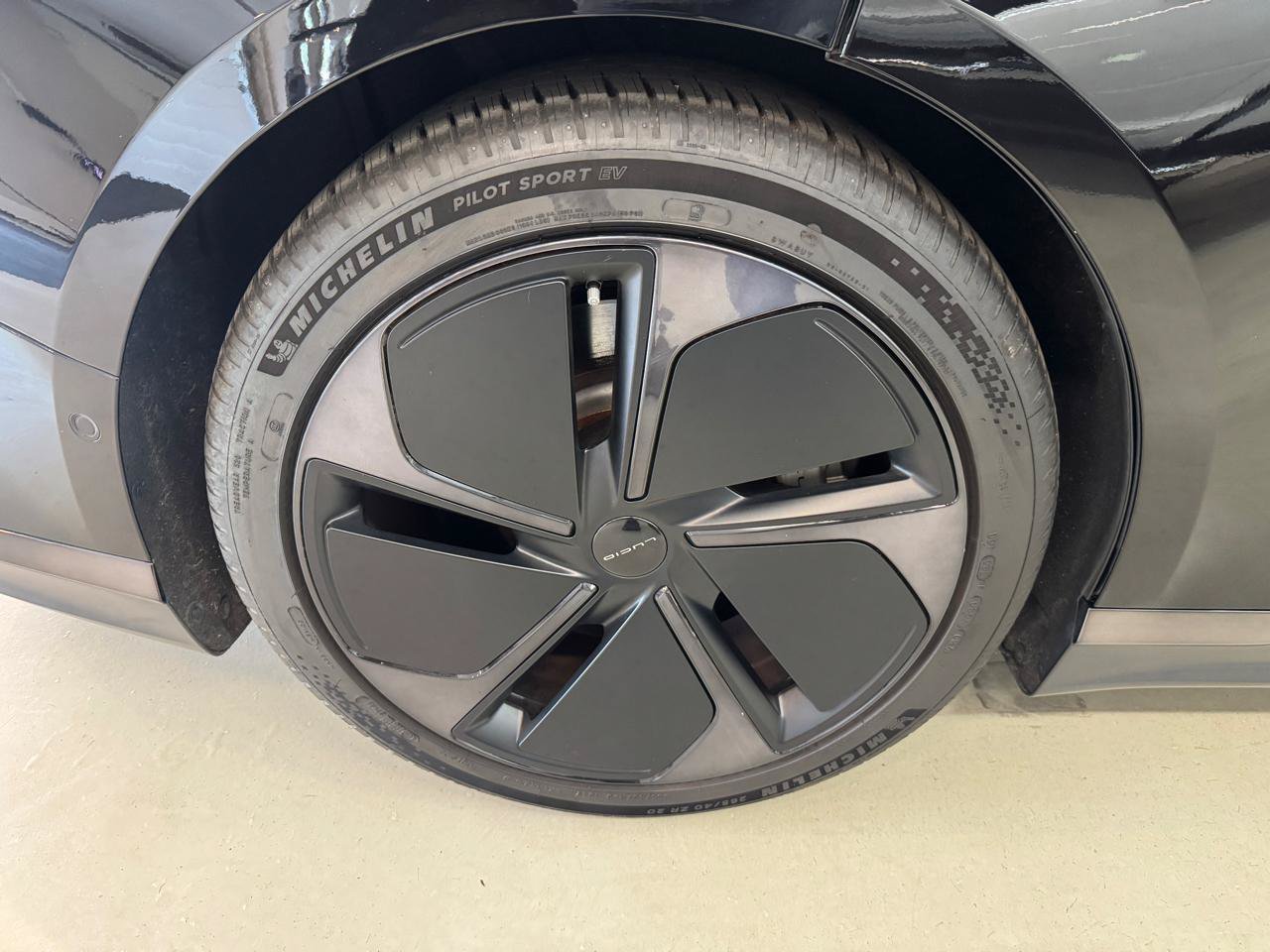 Used 2023 Lucid Air Touring AWD/4WD image 26