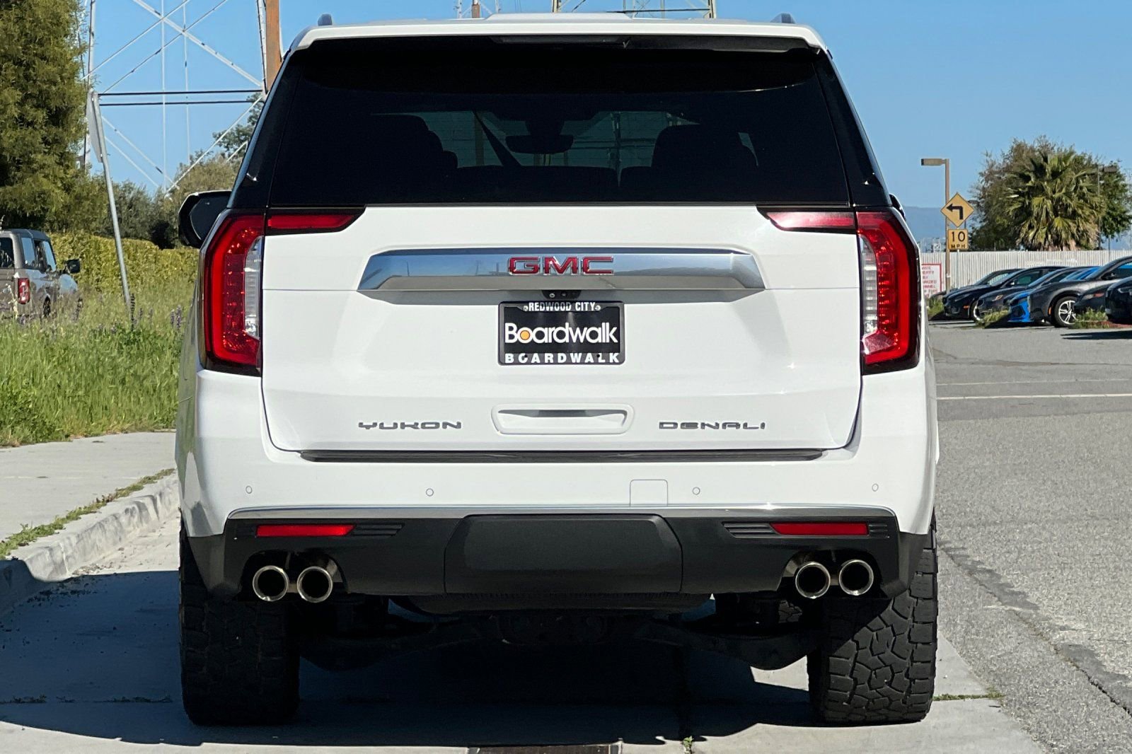 Used 2021 GMC Yukon Denali w/ Denali Premium Package image 5