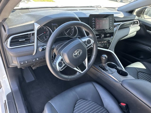 Used 2021 Toyota Camry SE w/ Convenience Package FWD image 17