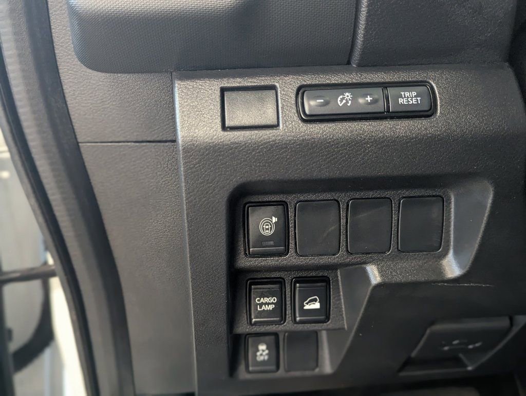 Used 2024 Nissan Frontier SV w/ Technology Package image 13