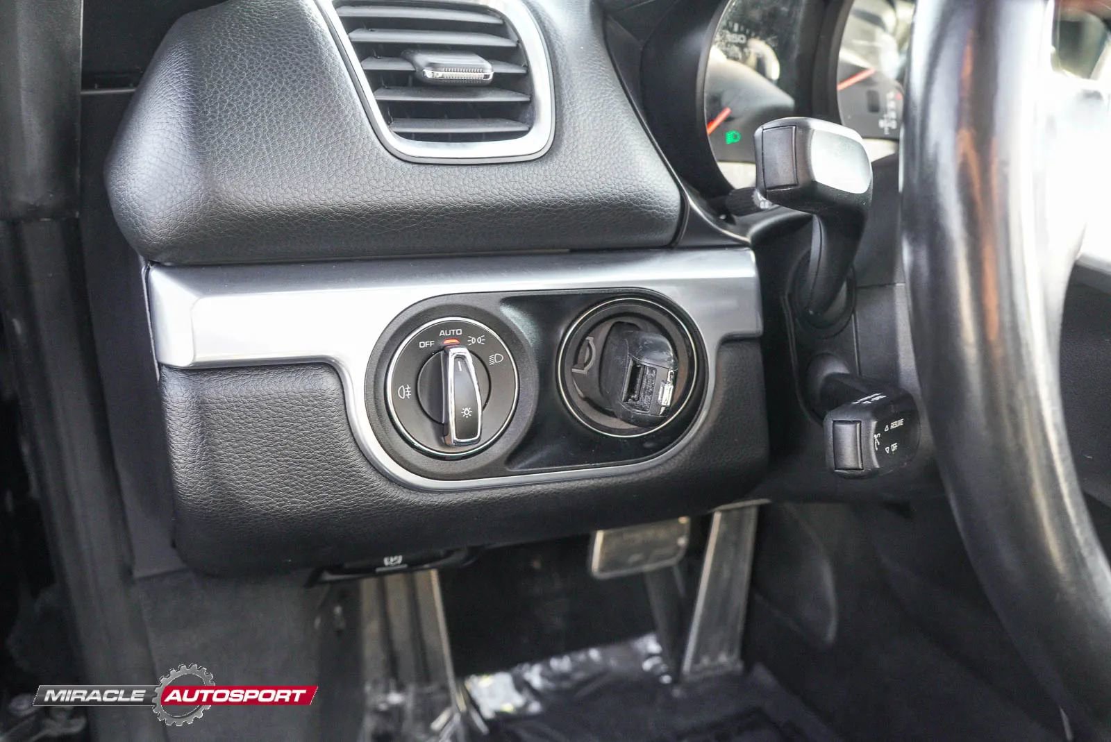 Used 2016 Porsche Boxster Black Edition image 31