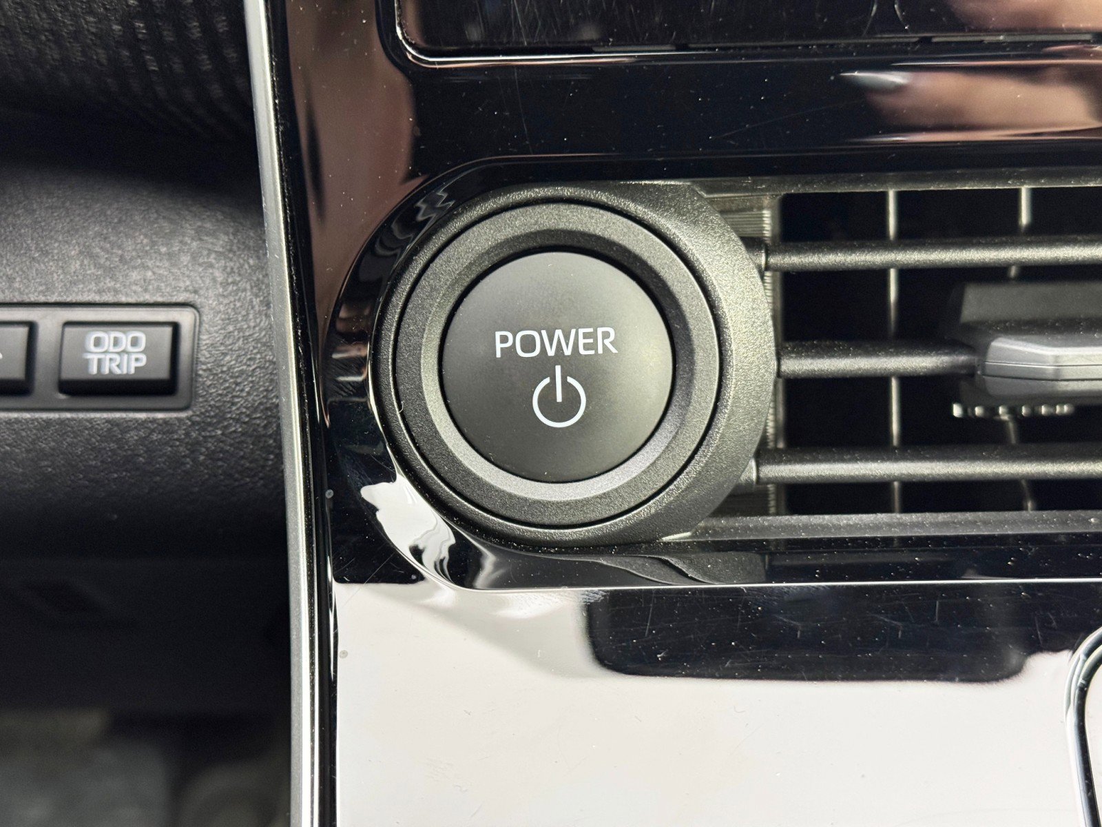 Used 2024 Subaru Solterra Premium image 21