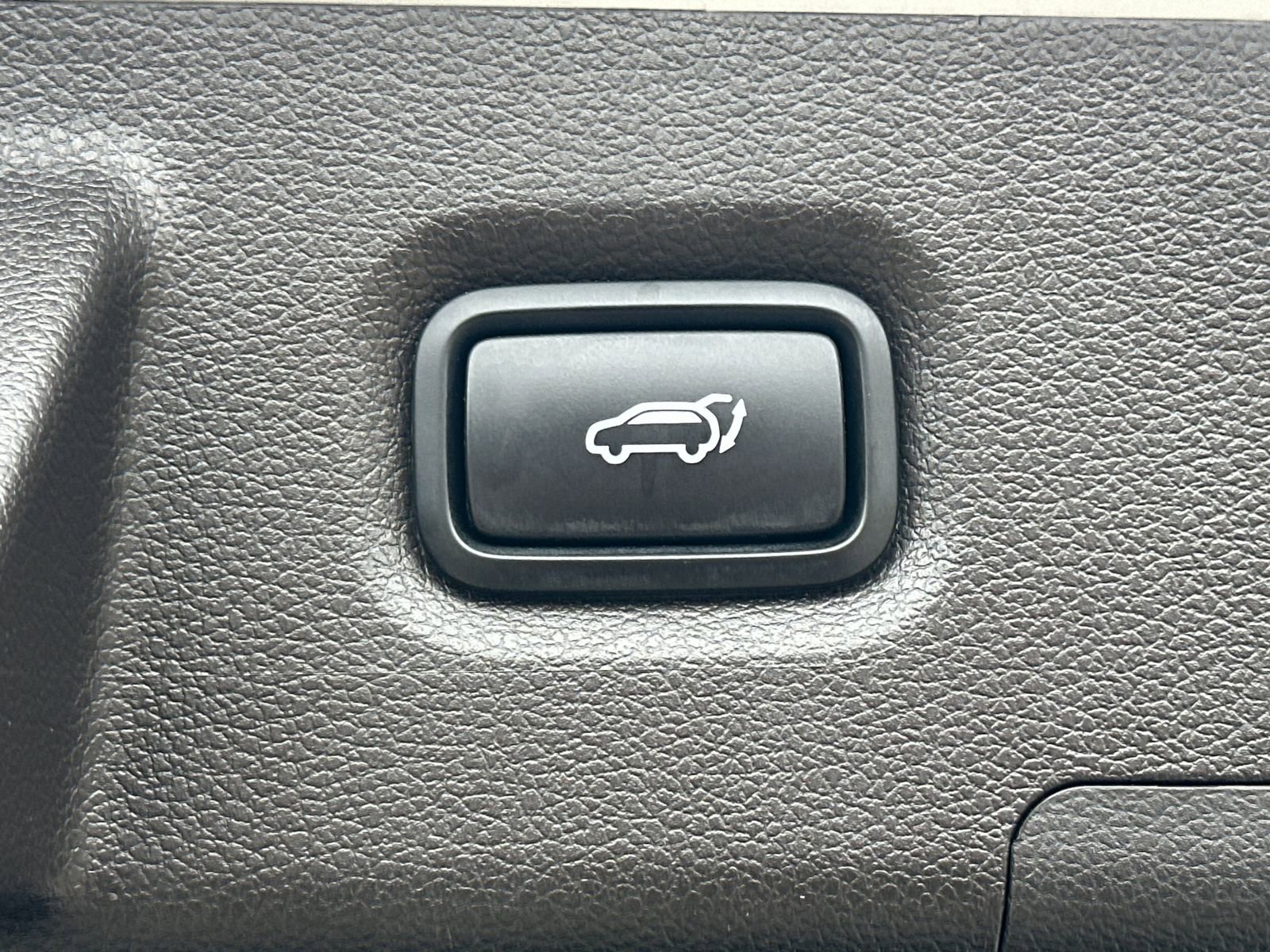 Used 2019 Hyundai Santa Fe Limited FWD image 20
