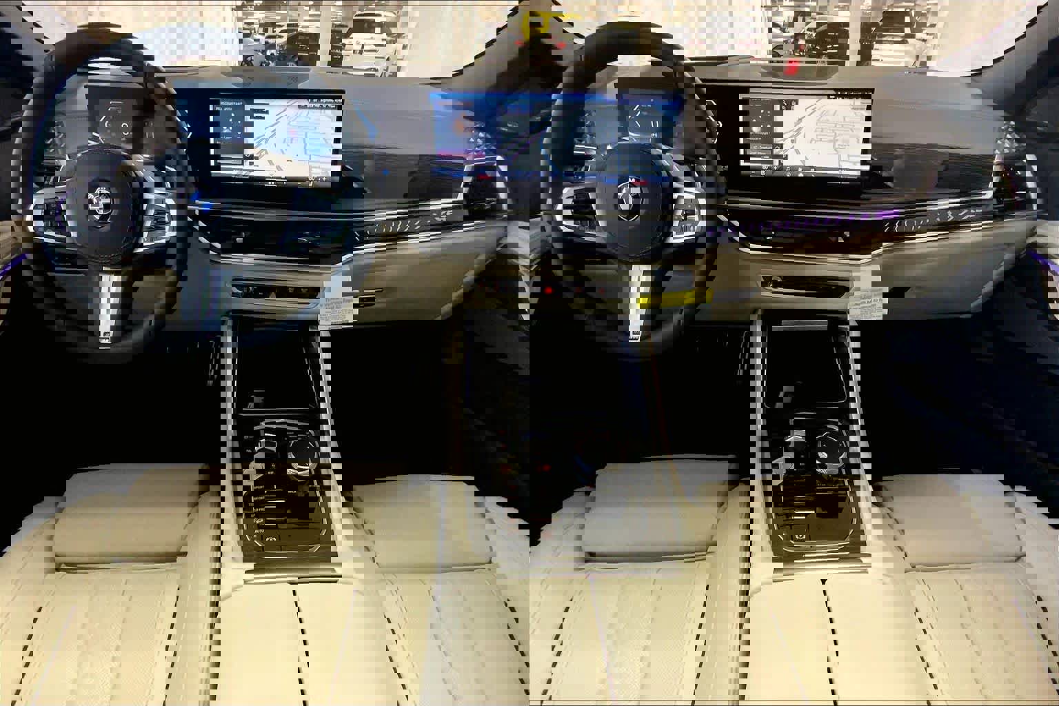 New 2026 BMW X6 xDrive40i w/ Climate Comfort Package image 5