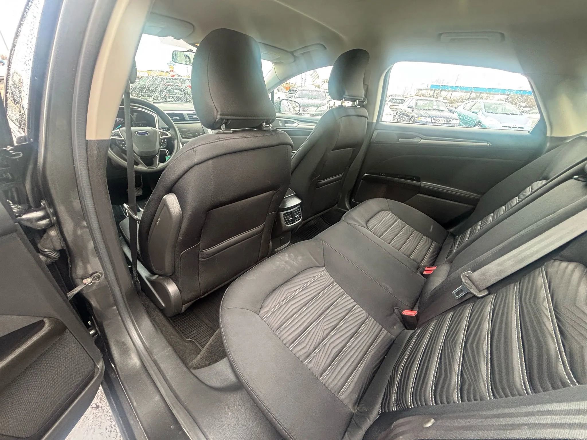 Used 2016 Ford Fusion SE image 16
